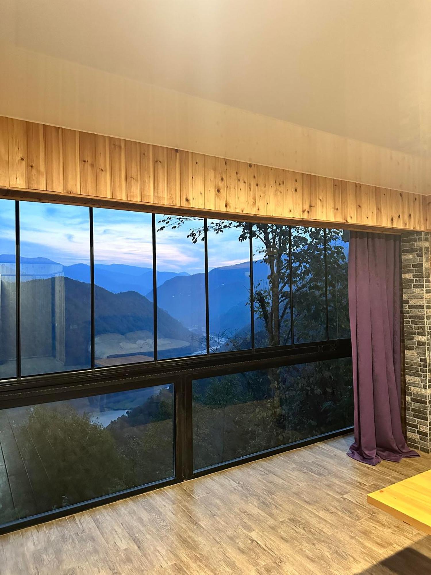 Highland • Varjanisi بيت للعطل